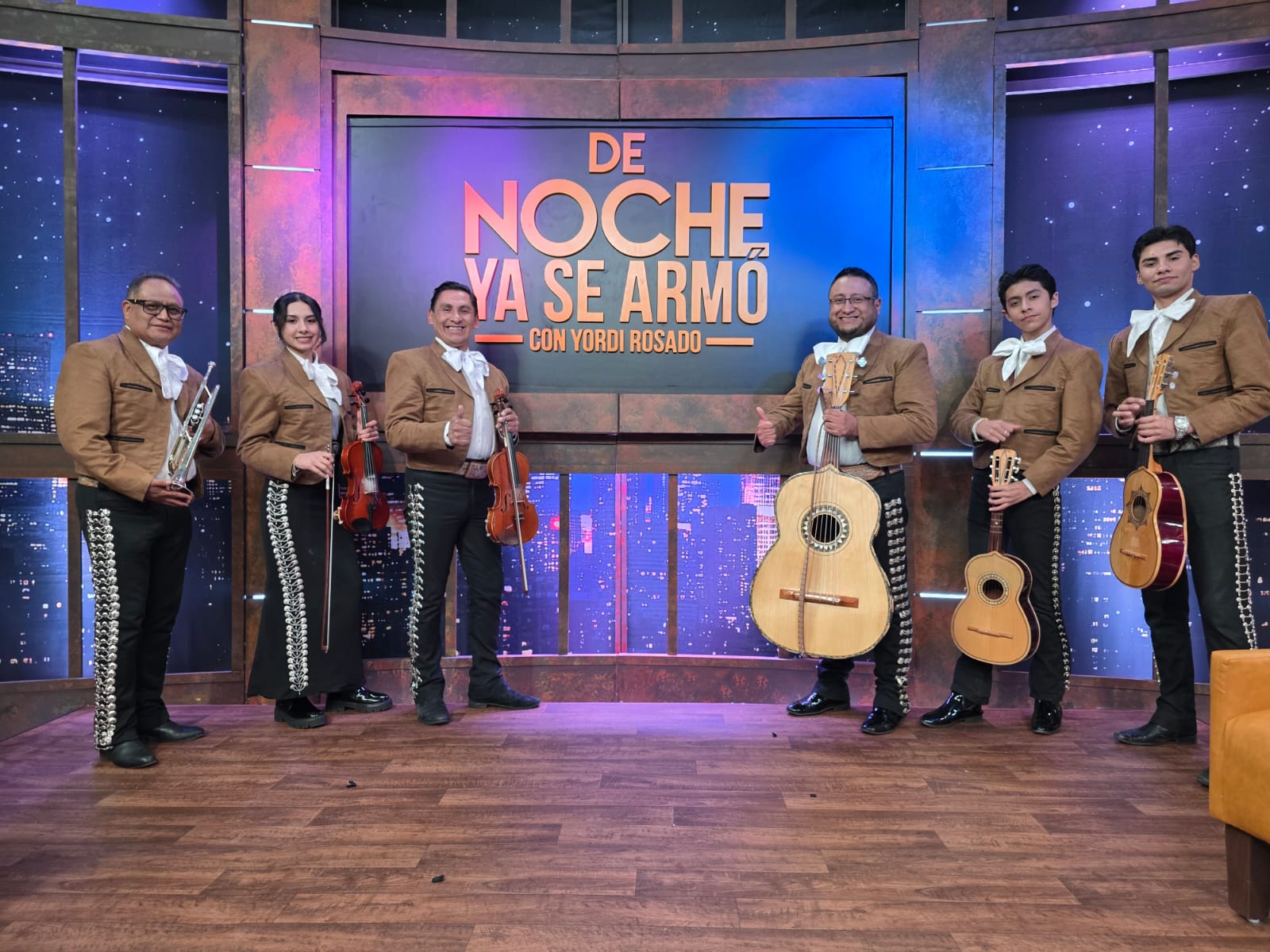 Grupo profesional de mariachis en CDMX